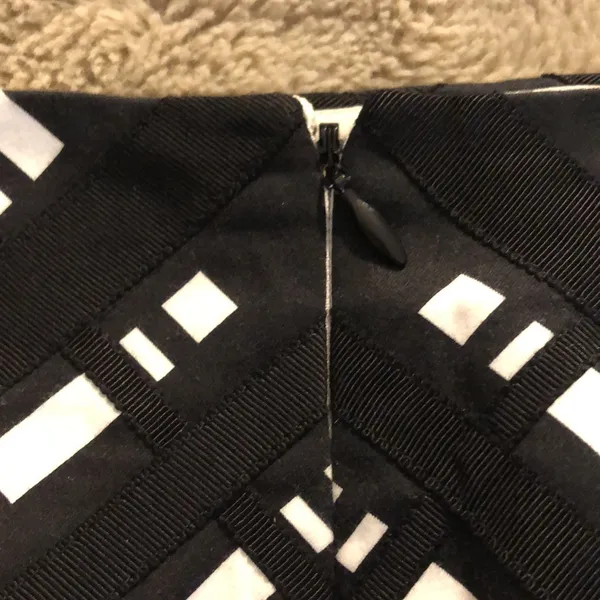 White House | Black Market Black and White Pencil Skirt, size 10 - Image 5