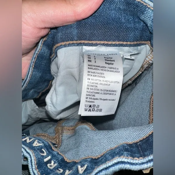 NWT Curvy Straight American Eagle Jeans 
Size:2 - Image 4