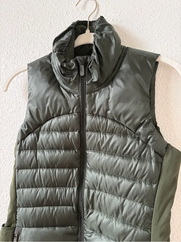 Lululemon Down For A Run Vest II Gator Green Size 4 Run Outdoors Sporty Gorpcore - Image 3