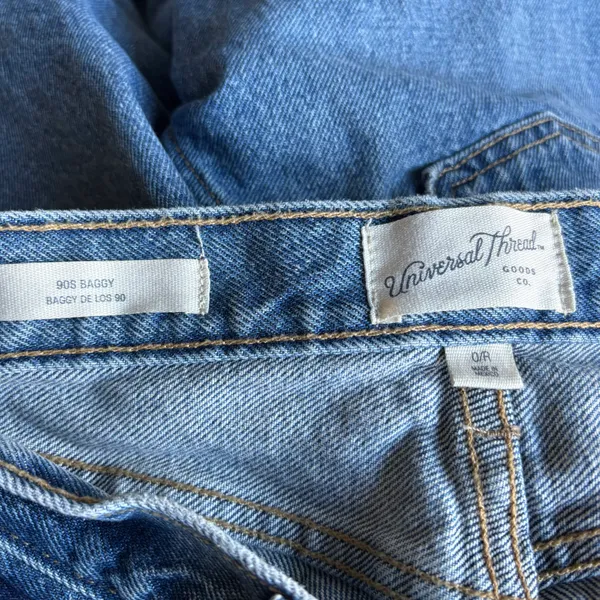 Universal Threads Women’s 90’s Baggy De Los 90 Size 0/R - Image 4