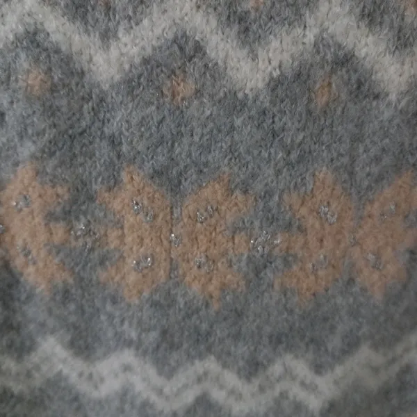Lane Bryant 18/20 Soft V-'Neck Fair Isle Pullover Sweater in Gray White Peach - Image 4