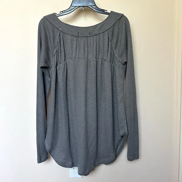 We The Free Top Womens Small Gray Scoop Neck Long Sleeve Grunge Flowy Boho - Image 3
