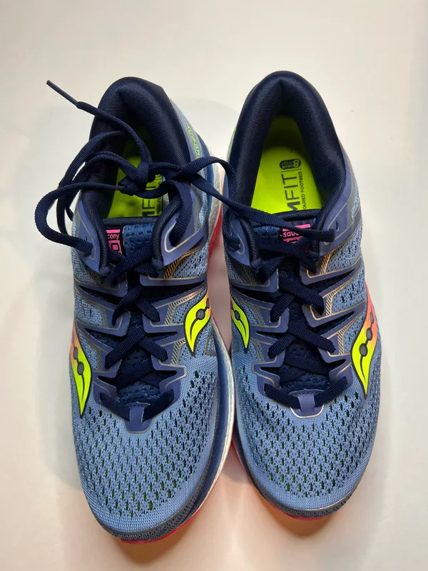 Triumph Iso Sneakers Size 9.5 - Image 2