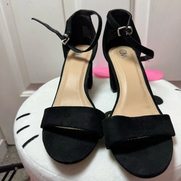 Chic Black Ankle Strap Heels Size 9 - Image 2