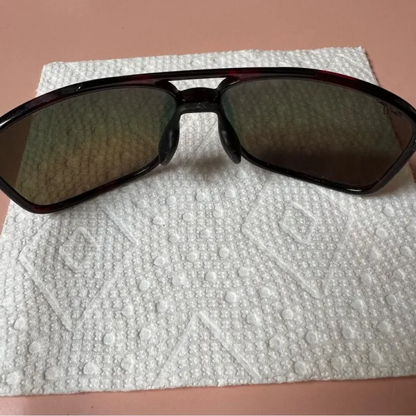 Maui Jim Black Sunglasses with Orange Lenses‎ - Image 12
