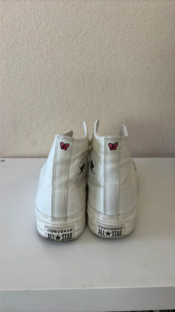 Converse White Chuck Taylor All Star - Image 3