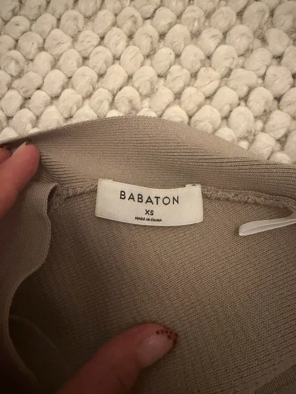 Aritzia Crossover Babaton Top - Image 3