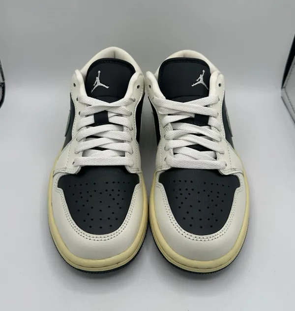 Jordan Air 1 low Wmns “Jade Smoke” size 6.5 women’s - Image 2