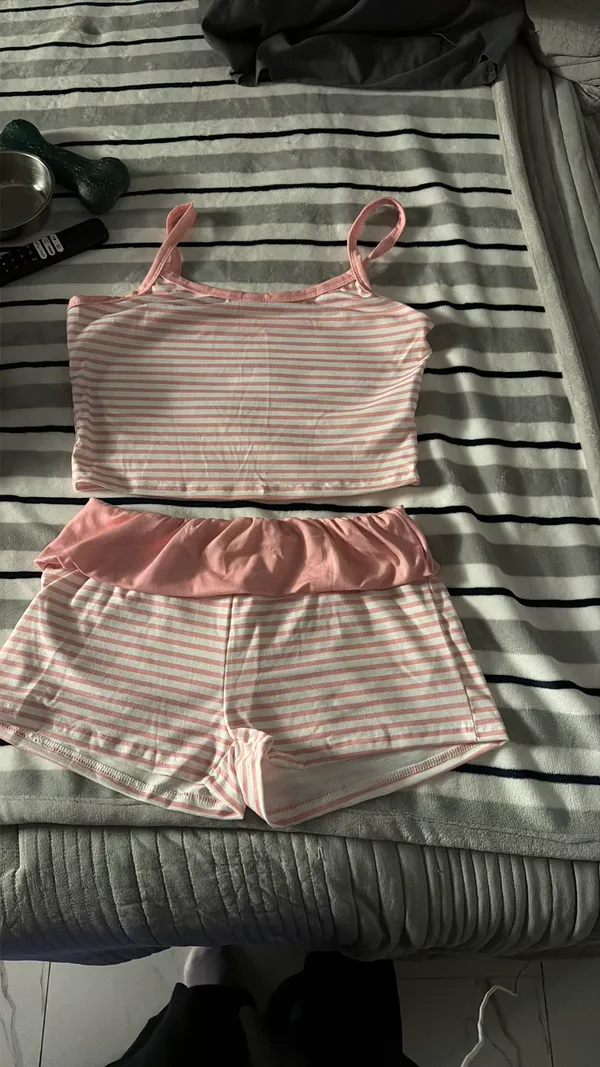 Set of top and shorts size large cropped top - Image 5