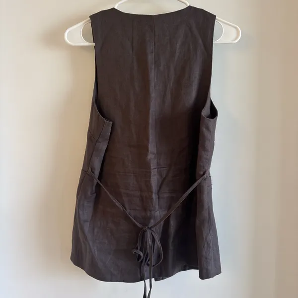 Olivaceous Brown Sleeveless Button-Down Top - Image 3