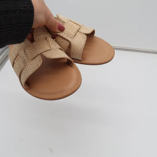Universal Thread Sandals Womens 9.5 Slide Tan Woven H-Band Flat Casual Excellent - Image 7