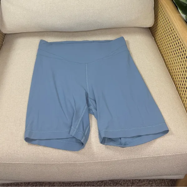 Lululemon Align Curve Seam High-Rise Short 6" Size 4 - Image 5