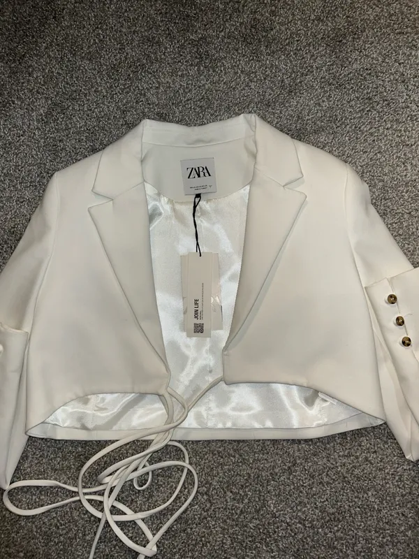 ZARA Cropped White Blazer - Image 2