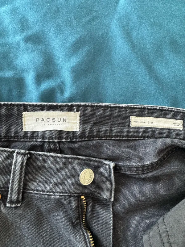 Black PacSun Mom Jean Shorts High-Waisted - Image 5