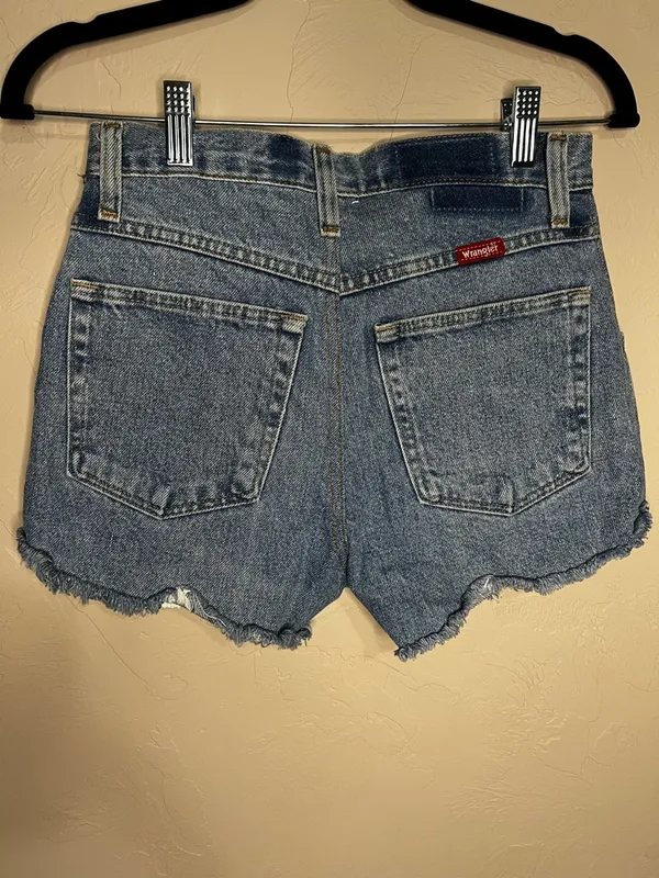 Wrangler Urban Renewal NWT Reworked Vintage High Rise Denim‎ Raw Hem Shorts - Image 6