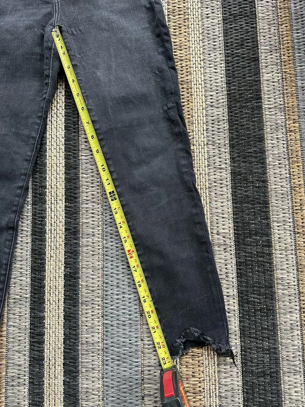 Abercrombie High-Rise Simone Ankle Jeans - Image 4