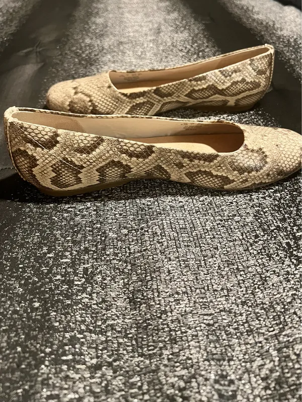 Womens sz9.5 NWOT Dr. Scholl's Wexley Slip On Flats-Taupe/Snake Print. - Image 5