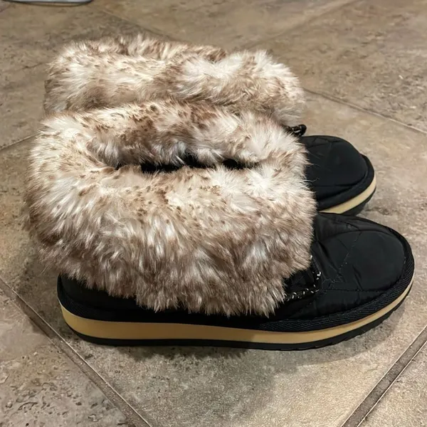 Time & Tru Black Thinsulate Faux Fur Quilted Boots Womens Size 7 Winter - Image 9