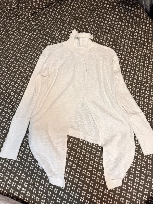 Free People Sweater - Image 2