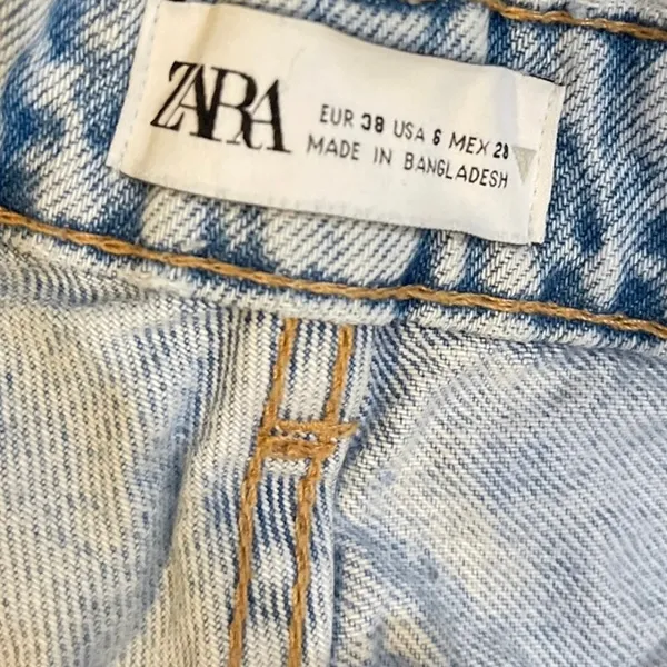 Zara Light Wash High Rise Taper Denim Jeans SZ 8 Vintage Inspired Acid Wash 90s - Image 3