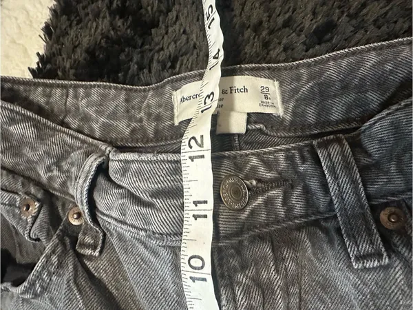 Abercrombie and fitch the loose high rise curve love gray wash size 29 or 8 - Image 4