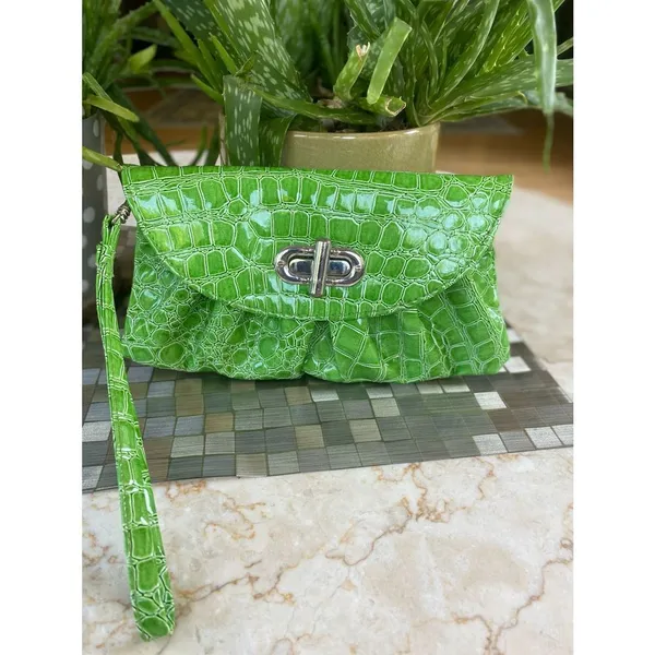 Lime green summer fun - Image 2