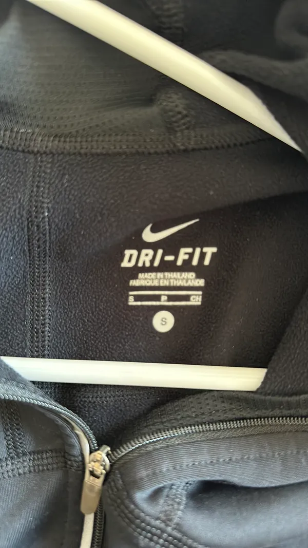 Nike Dri-Fit Quarter-Zip - Image 3