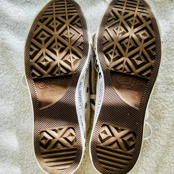 Converse platform shoes. Love fearlessly on the side & small heart on the back. - Image 5