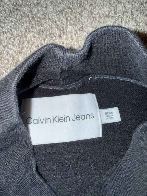 Calvin Klein Jeans Women's Black Cropped Mock Neck Sweatshirt with Monogram Logo - Image 3