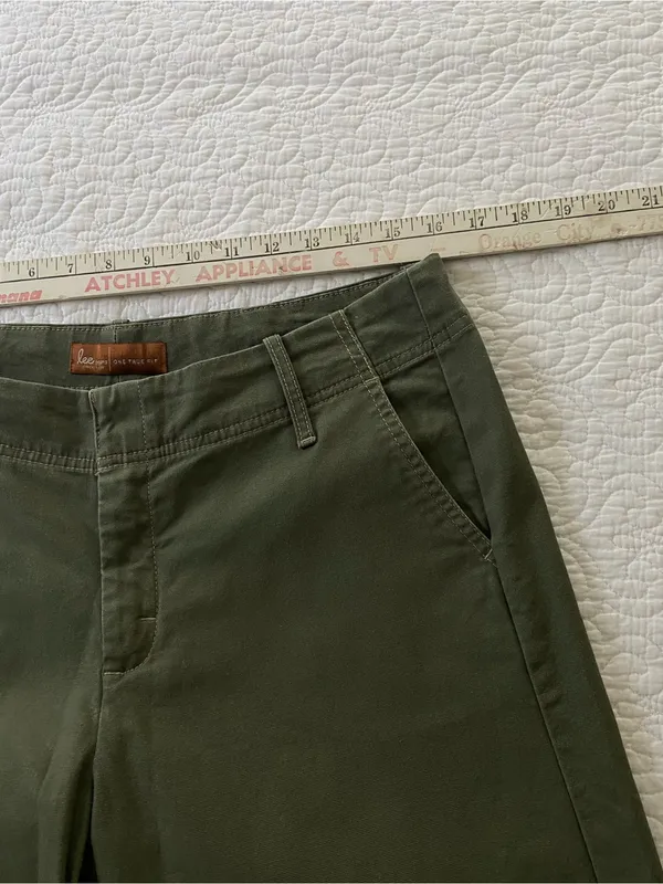 Lee One True Fit Olive Green Wide-Leg Capris Mid Rise Size Medium 11/12 - Image 8