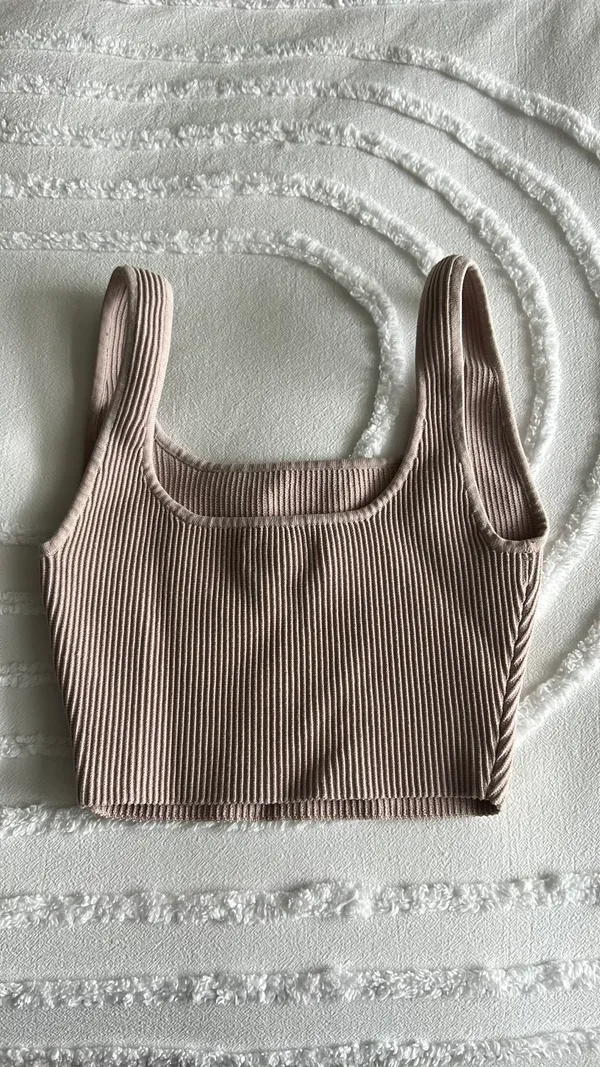 Aritzia Babaton Top - Image 4