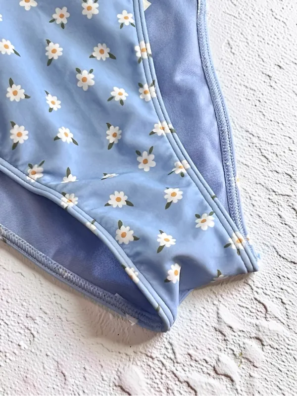 Hollister Blue Daisy Floral Print Bikini Bottom Size Medium Smocked Sides - Image 8