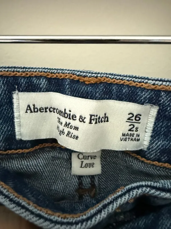 Abercrombie Curve Love High Rise Mom Jeans 26 2S - Image 4