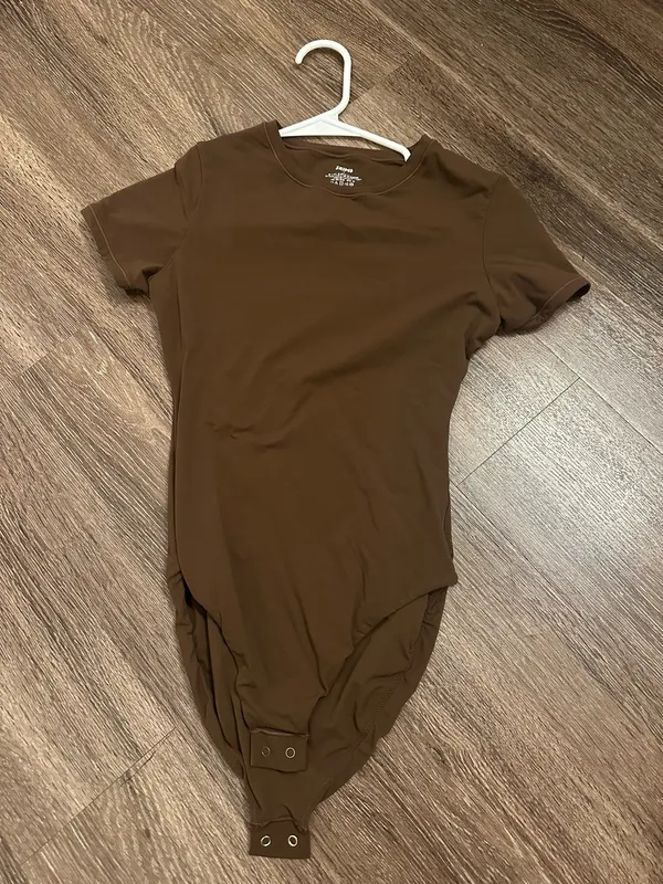 Skims brown T-shirt bodysuit - Image 2