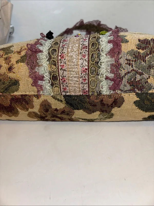 Vintage Victorian Style Floral Tapestry Purse Metal Clasp Frame Muxed Textures - Image 11