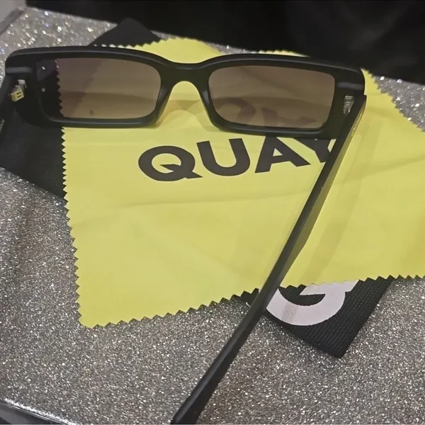 Quay Australia ART SCHOOL 36mm Rectangle Sunglasses Black 53-18-150 NIB w/cloth - Image 5