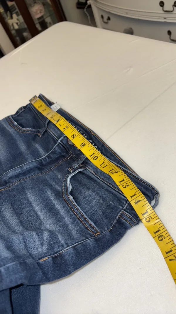 American Eagle jegging jean distressed knees/ankle button/zip pockets Sz 8 short - Image 4