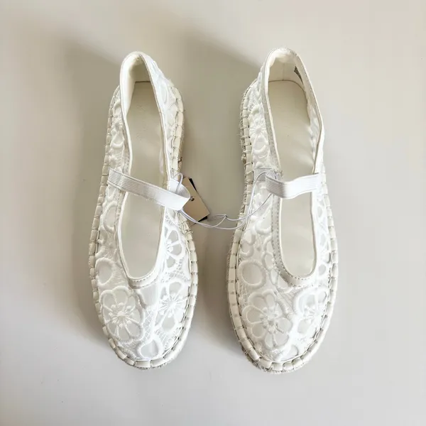 Universal Threads Celia White Floral Lace Mary Jane Espadrille Flats Women's 6.5 - Image 2