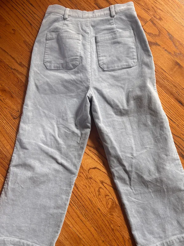 Cropped corduroy baby blue trousers - Image 4