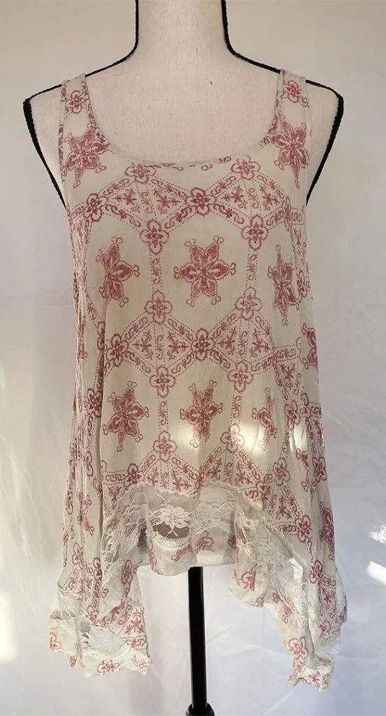 Mimi Chica Soho Sharkbite Tunic – Pink Paisley Lace Trim – Size M - Image 4