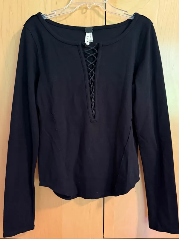 We The Free Jacqui Black Lace-up V-neck long sleeve - Image 4