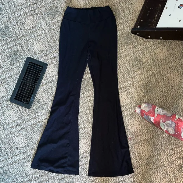 Women’s Size Small Flare Leggings - Image 3
