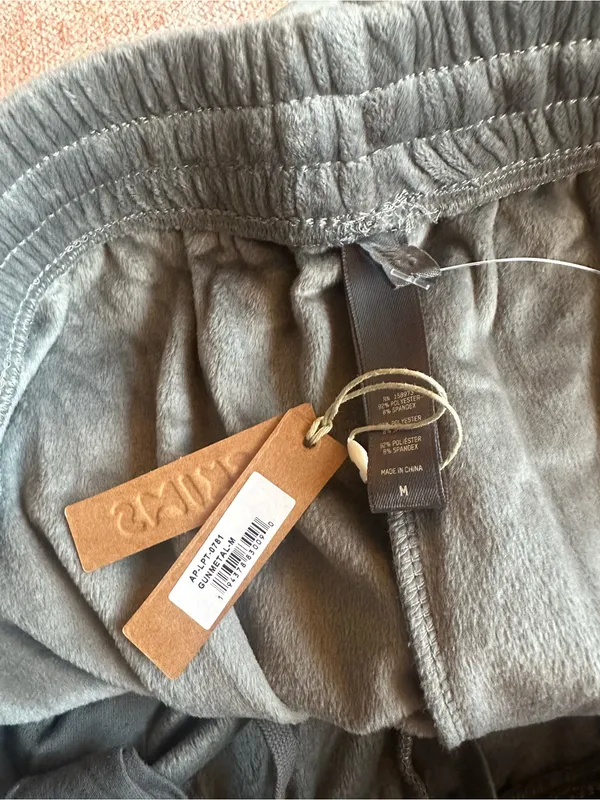 NWT SKIMS velour track pants gunmetal smoke grey size medium wide leg - Image 4