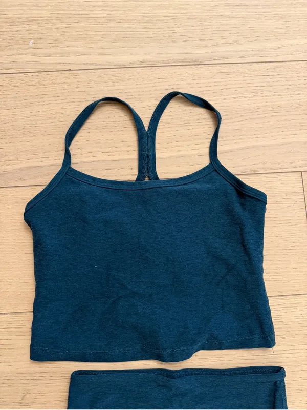 Beyond Yoga Womens workout set - dark green color like pine? - Image 11