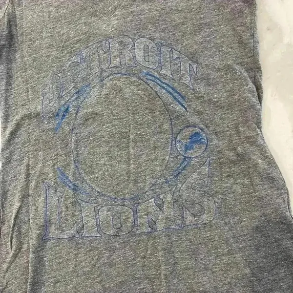NFL Team Apparel Detroit Lions Gray Graphic V Neck Casual T Shirt Women’s Small - Image 2