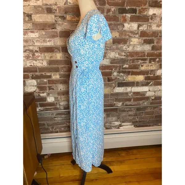 Sienna Sky Light Blue Floral Faux Wrap Midi Dress XS Flutter Sleeve Keyhole Back - Image 3