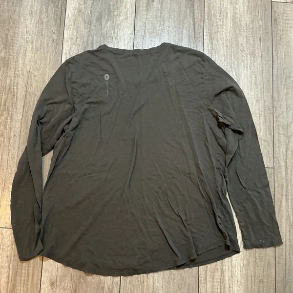 FIGS Threads for Threads Olive Green Long Sleeve T Shirt Size L - Image 5