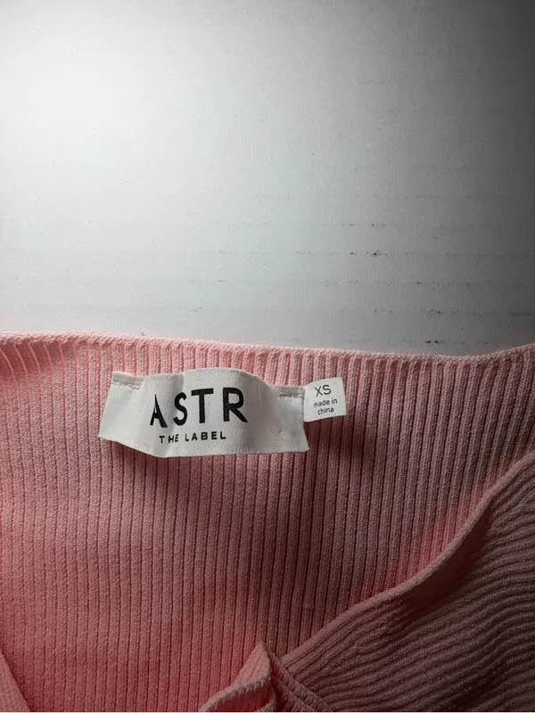 Astr Pink Cropped Twist-Front Ribbed Long Bolero Top - Image 2