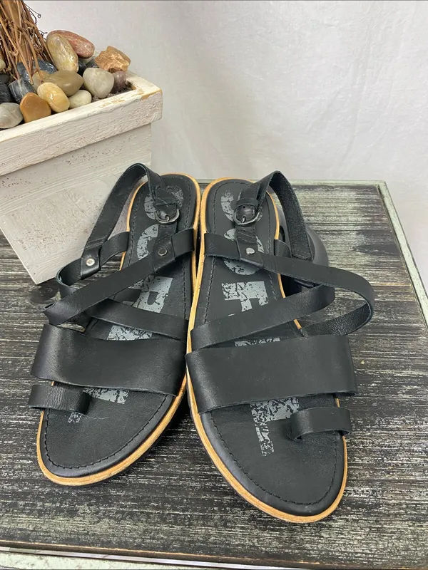 Sorel Black Strappy Sandal Shoes 8.5 - Image 2