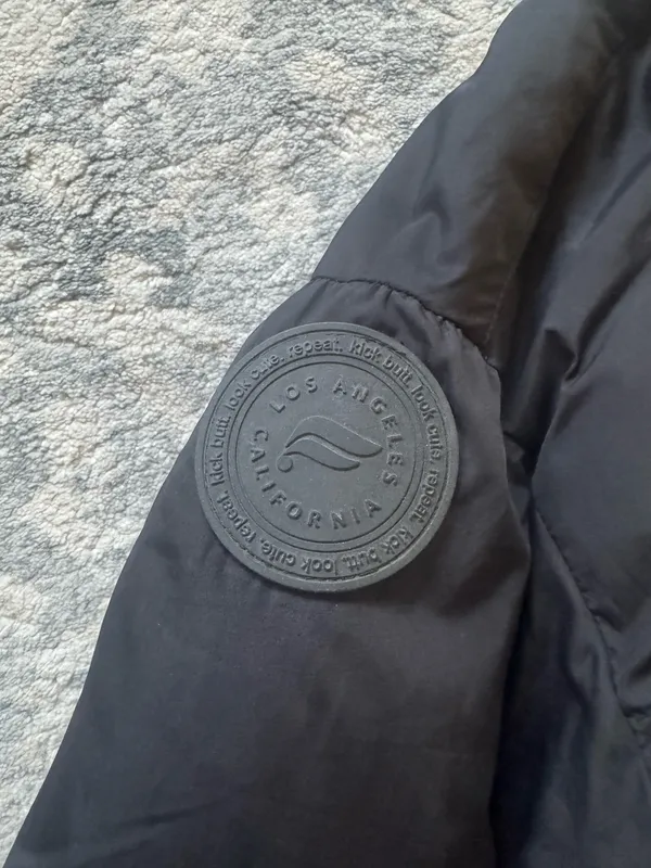 Fabletics Wander Puffer Jacket Cropped - Image 4
